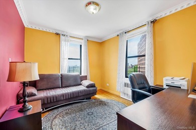Welcome to your new home in the heart of Forest Hills. This MINT - photo 12