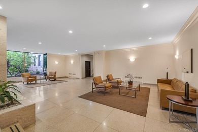 Welcome to your new home in the heart of Forest Hills. This MINT - photo 14