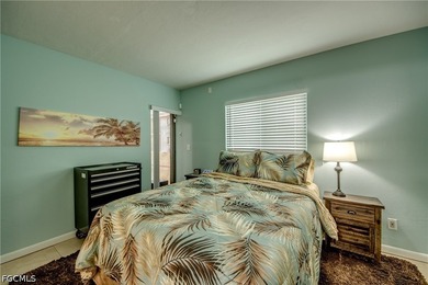 A spacious and sleek 2 bedroom/2 bath furnished first floor - photo 22