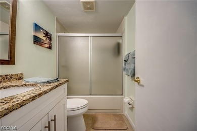 A spacious and sleek 2 bedroom/2 bath furnished first floor - photo 29
