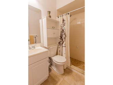 Welcome home to this beautifully maintained 2-bedroom, 2-bath - photo 13