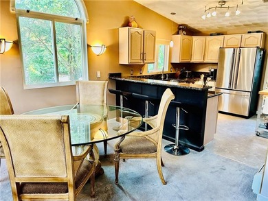 Warwick-Debut! Small and private 10-unit complex tucked away but - photo 13
