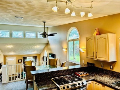 Warwick-Debut! Small and private 10-unit complex tucked away but - photo 15