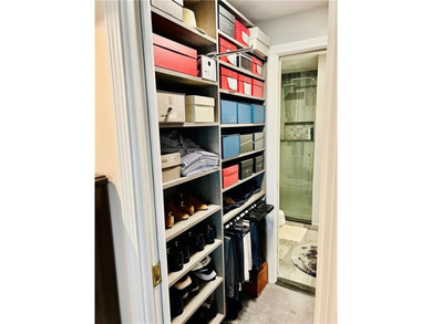 Warwick-Debut! Small and private 10-unit complex tucked away but - photo 19