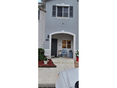 (private lake, pond, coastal) Townhome/Townhouse For Sale in Homestead Florida