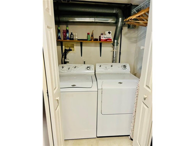 Warwick-Debut! Small and private 10-unit complex tucked away but - photo 31