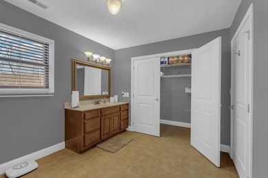 Welcome to 465 Hickory Lane, located in the desirable Woodlands - photo 36