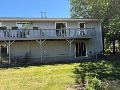Warwick-Debut! Small and private 10-unit complex tucked away but - photo 38