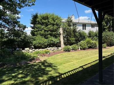 Warwick-Debut! Small and private 10-unit complex tucked away but - photo 39
