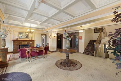 Welcome to the Historic 1922 Saint Regis! This delightful - photo 11