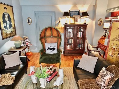 Welcome to the Historic 1922 Saint Regis! This delightful - photo 14