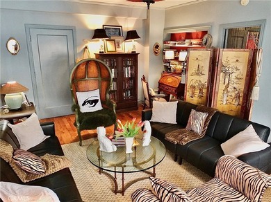Welcome to the Historic 1922 Saint Regis! This delightful - photo 15