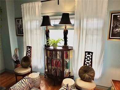 Welcome to the Historic 1922 Saint Regis! This delightful - photo 16