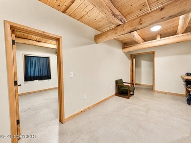 Custom built EFFICIENT Alaskan home with space for everyone! - photo 17