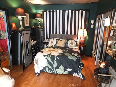 Welcome to the Historic 1922 Saint Regis! This delightful - photo 21