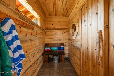 Custom built EFFICIENT Alaskan home with space for everyone! - photo 23