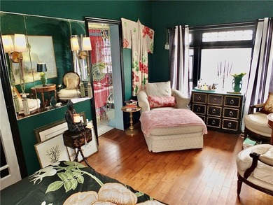 Welcome to the Historic 1922 Saint Regis! This delightful - photo 23