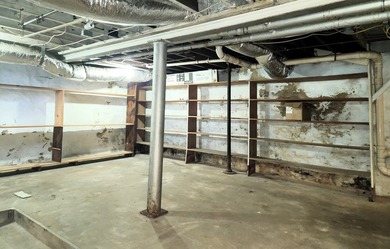 Excellent opportunity at a new list price!! This circa-1910 - photo 24
