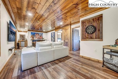Nestled under the peaks of Sugar Mountain is this 3 bedroom, 3.5 - photo 7