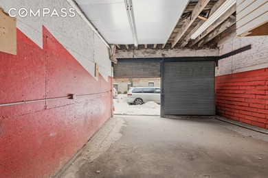 Full rent roll and financials available upon request. Solid - photo 3