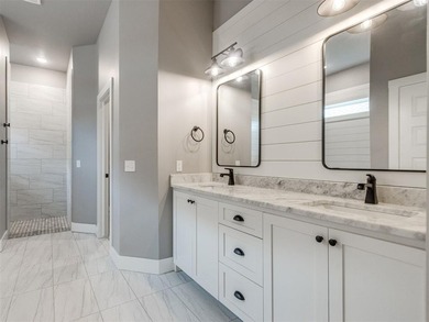 Welcome to Cedar Lane in South Norman, where thoughtful design - photo 33