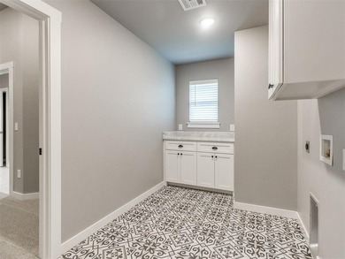 Welcome to Cedar Lane in South Norman, where thoughtful design - photo 38