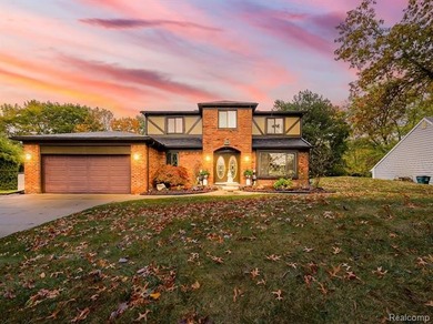 (private lake, pond, creek) Home For Sale in Troy Michigan