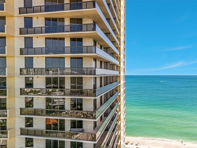 Priced to sell! The most desirable layout, corner unit in - photo 1