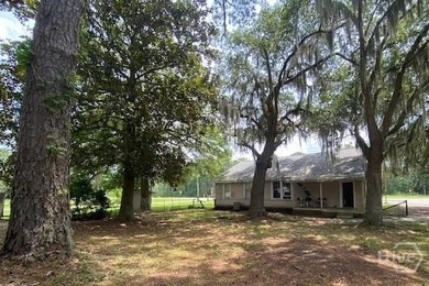 Commercial/Office space with unlimited potential! Over 2,000 sq - photo 5