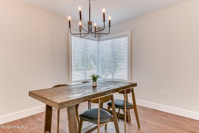 Walk in and fall in love! This beautifully remodeled 3-bedroom - photo 11