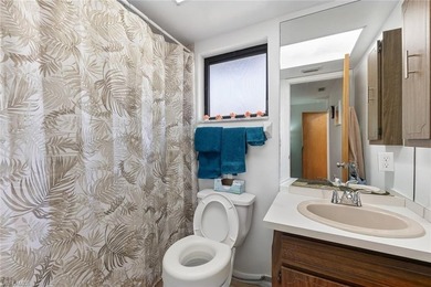 Exceptional investment opportunity! This well-maintained 4-unit - photo 11