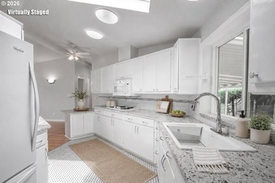 Beautiful 1994 2bed/2bath manufactured home in the very - photo 16