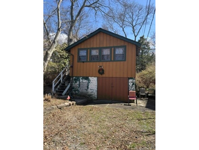Welcome to this 2-bedroom, 1-bath ranch-style home located on a - photo 5