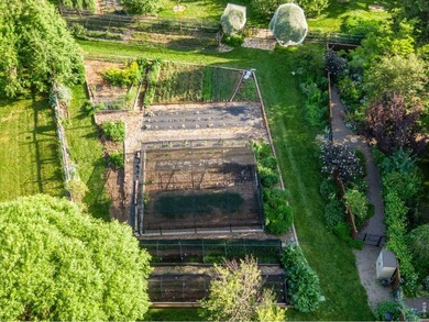 A Rare Organic Homestead - Grounded in Self-Reliance and Natural - photo 9