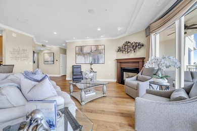 Experience luxury waterfront living with breathtaking panoramic - photo 14