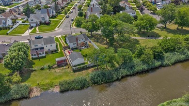 Welcome to this true 4-level split offering versatile living - photo 28