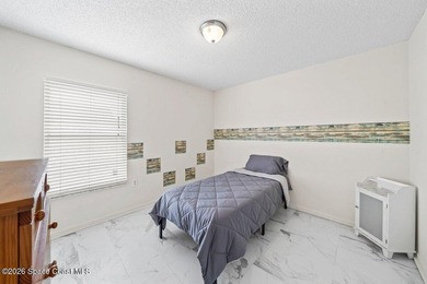 Spacious 5 bedroom, 3 bathroom home in the highly sought after - photo 30