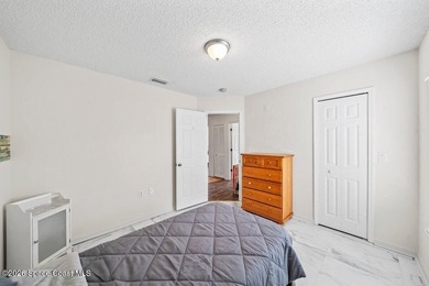 Spacious 5 bedroom, 3 bathroom home in the highly sought after - photo 31