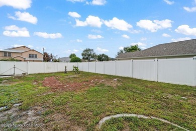 Spacious 5 bedroom, 3 bathroom home in the highly sought after - photo 34