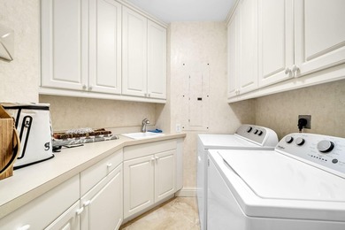 Experience luxury waterfront living with breathtaking panoramic - photo 45