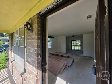 Traditional ranch-style home with investment potential on a - photo 3