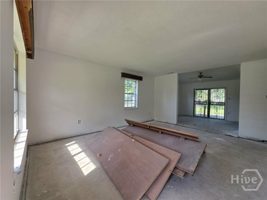 Traditional ranch-style home with investment potential on a - photo 4