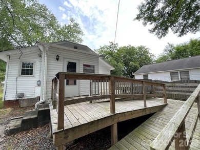 Charming, corner lot home with back deck and fenced back yard - photo 27