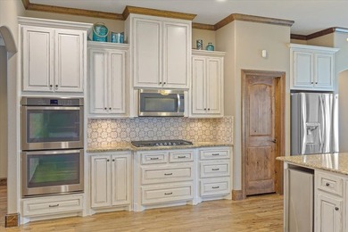 Step inside this thoughtfully designed 4-bedroom, 4-bath home - photo 10