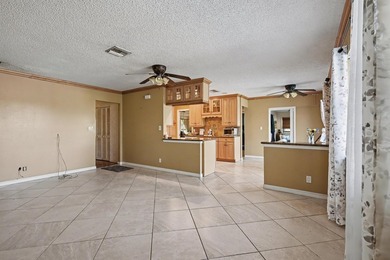 Welcome to your private lakeside retreat located in the heart of - photo 6