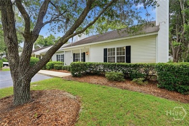 Tucked away on Wilmington Island, this two-bedroom, two-bathroom - photo 4