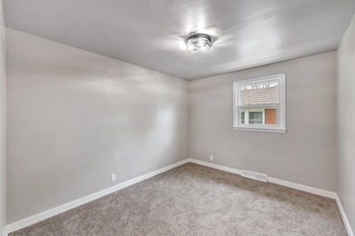 Welcome home to this beautifully remodeled 3 bed, 1 bath home in - photo 17