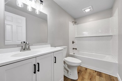 Welcome home to this beautifully remodeled 3 bed, 1 bath home in - photo 19