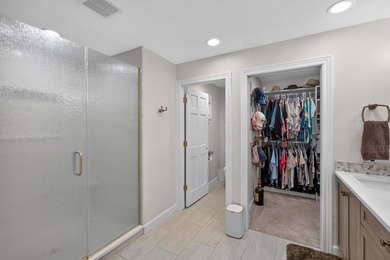 This 3-BD, 3.5-BA, 2,978-sq-ft 2-story fully renovated home - photo 20