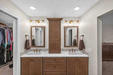 This 3-BD, 3.5-BA, 2,978-sq-ft 2-story fully renovated home - photo 21